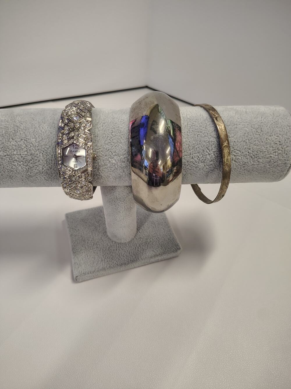 Peck & Peck PCP299 Quartz Women's Bracelet Watch & Bracelet Bundle